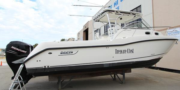 2006 Boston Whaler 305 Conquest