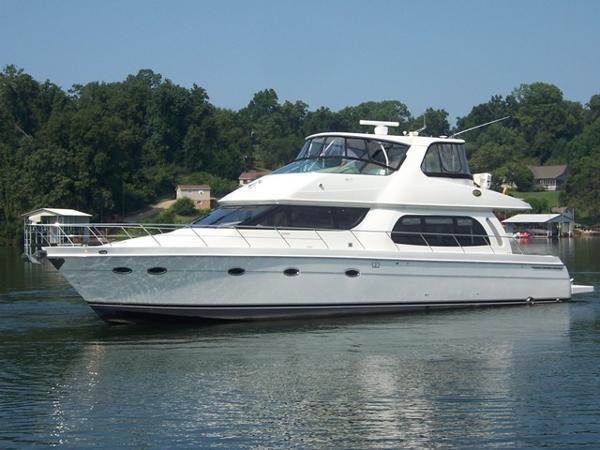 2006 Carver Voyager