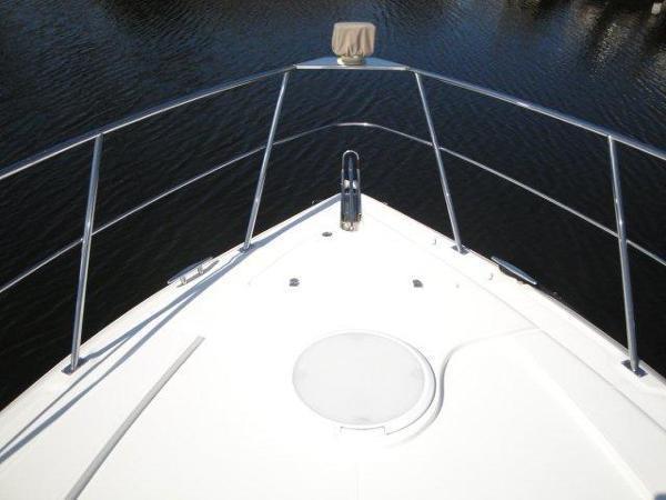 2006 Cruisers Yachts 455 Motor Yacht