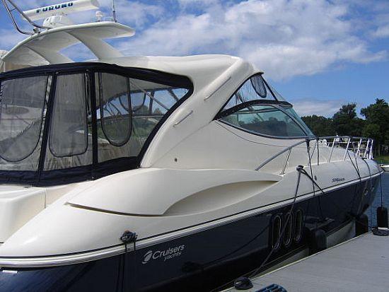 2006 Cruisers Yachts 520 Express