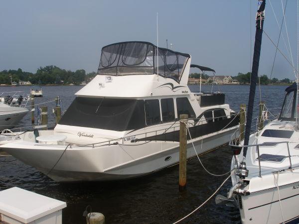 2006 Holiday Mansion Coastal Cruiser by Vanderbilt