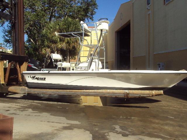 2006 MAKO BOATS 2101