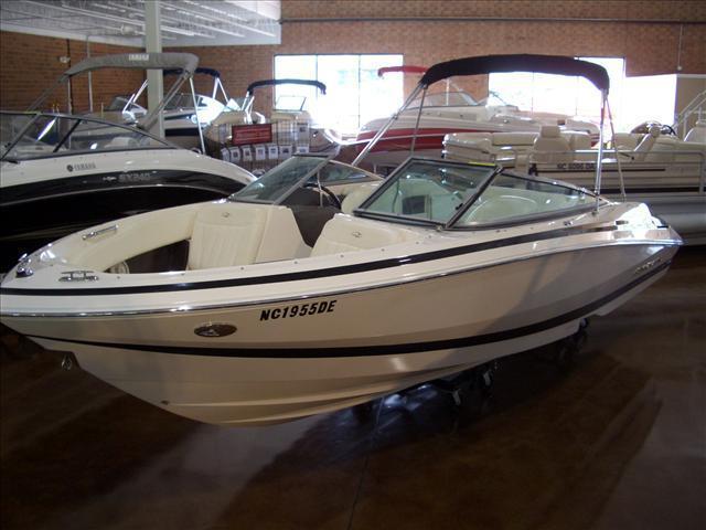 2006 Regal Sport Boat 2200 Bowrider