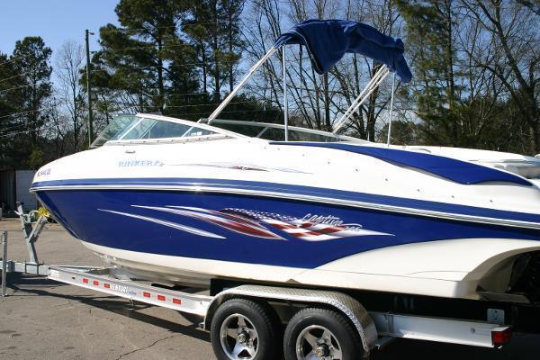 2006 Rinker Captiva 246