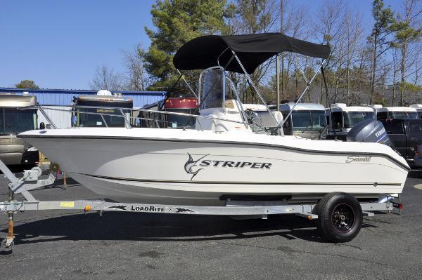 2006 Seaswirl Striper 1851 Walkaround O/B