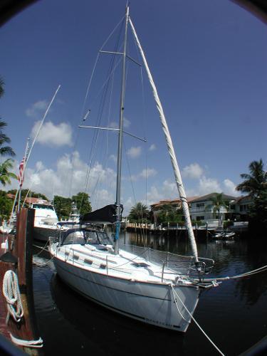 2007 Beneteau USA 393 Clean and ready