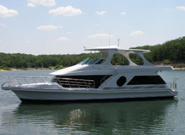 2007 Bluewater Yachts 5200 Custom