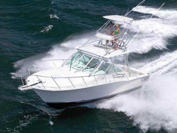 2007 Cabo Yachts 32