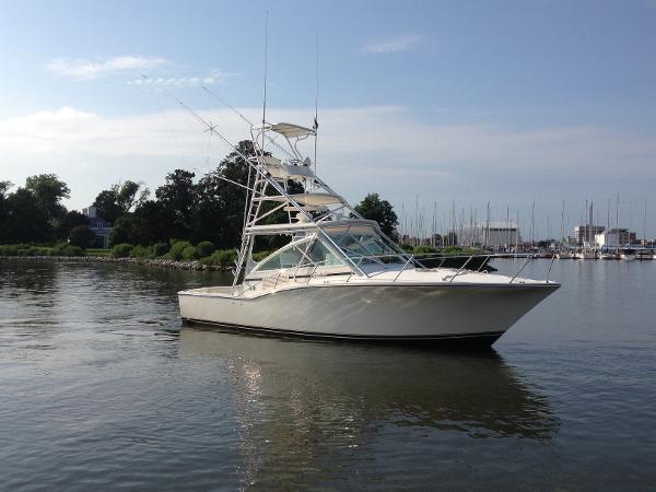 2007 Carolina Classic 35 Express in At Our Docks