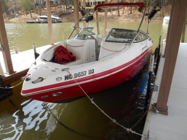 2007 Rinker 246 Captiva R2