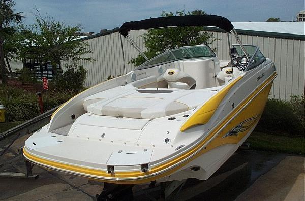 2007 Rinker CAPTIVA 246 BOWRIDER