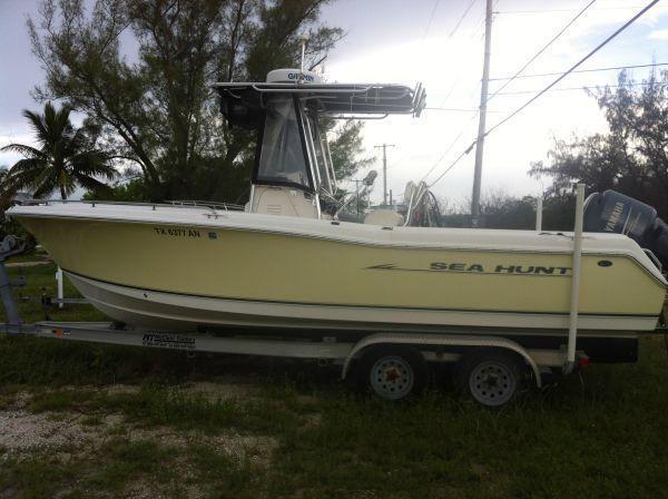 2007 Sea Hunt 232