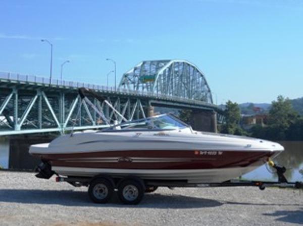 2007 Sea Ray 200 Sundeck