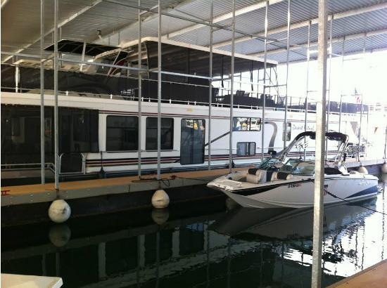 2007 Sumerset Houseboats includes a 2012 mastercraft X35 w/63 hrs