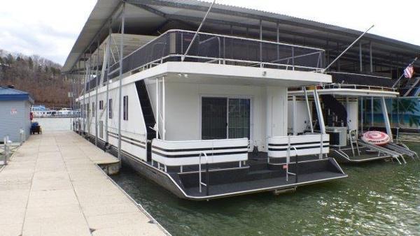 2007 Sunstar Houseboat