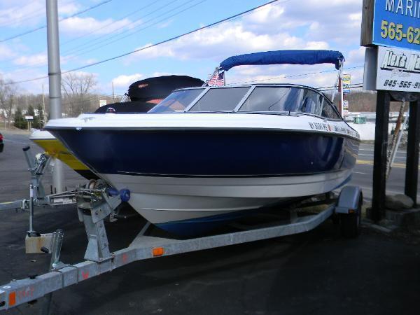 2008 Bayliner 215 Discovery