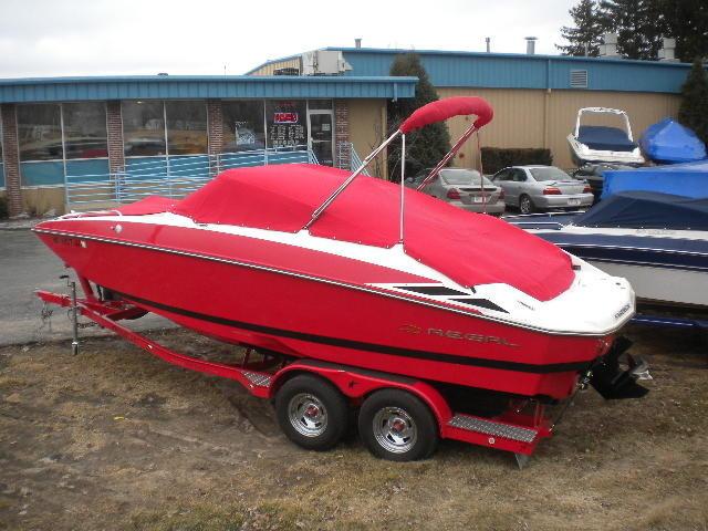 2008 Regal 2220 FasDeck