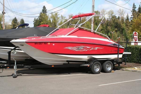 2008 Regal 2220 FasDeck