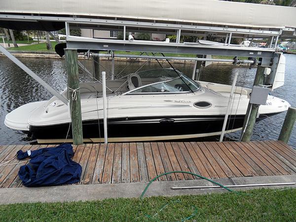 2008 Sea Ray 240 Sundeck