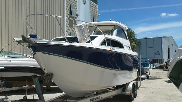 2009 Bayliner 246 Discovery