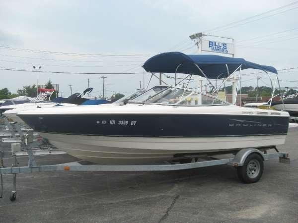 2009 Bayliner Discovery 215