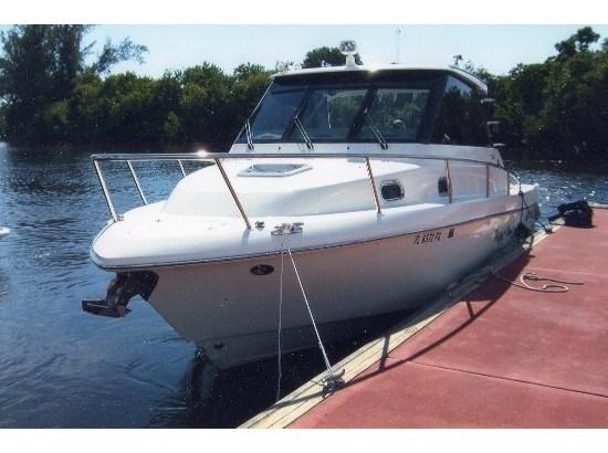 2009 Everglades Boats 320EX