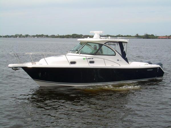 2009 Pursuit 315 Offshore Express