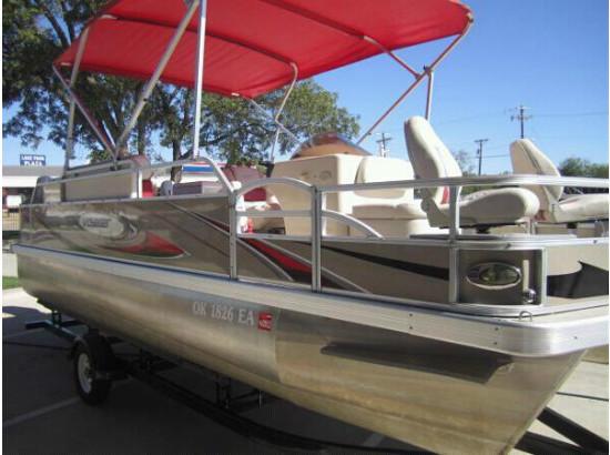 2009 Voyager Pontoon with 4stroke 90HP Honda outboard motor
