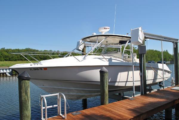 2010 Boston Whaler 320 Outrage Cuddy Cabin