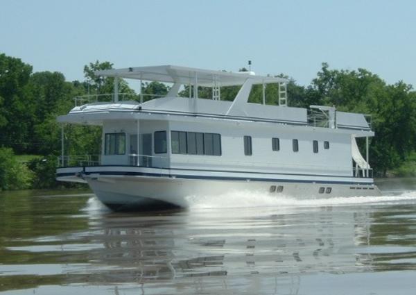 2010 Darling Custom Houseboat