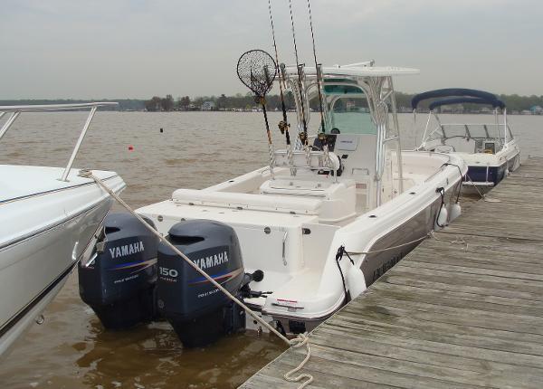 2010 Robalo r-240