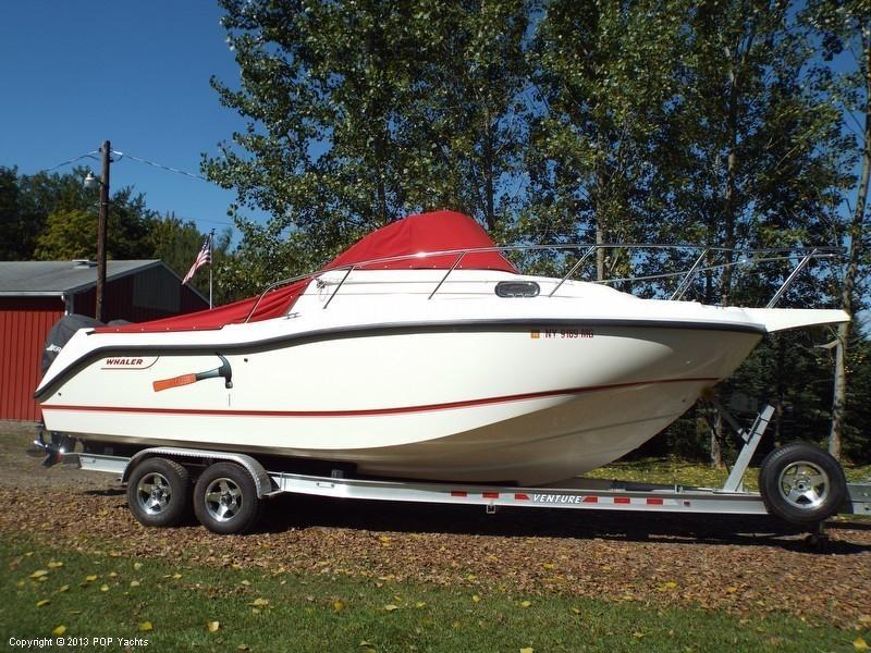 2011 Boston Whaler 255 Conquest