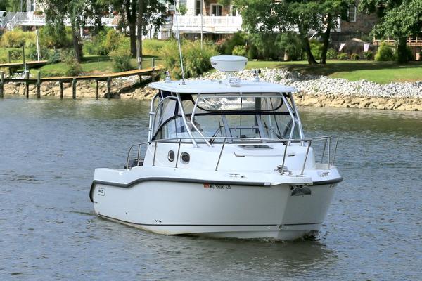 2011 Boston Whaler 305 Conquest