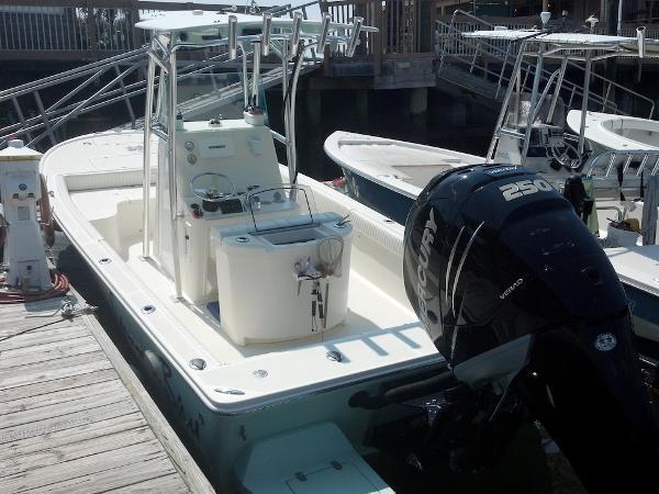 2011 Canyon Bay 2400 (GXH)