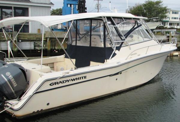 2011 Grady White 330 EXPRESS