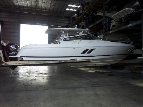 2011 Intrepid 430 Sport Yacht