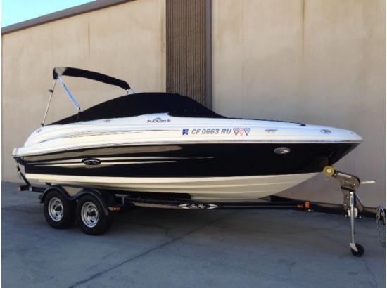 2011 SEA RAY 200 Sundeck