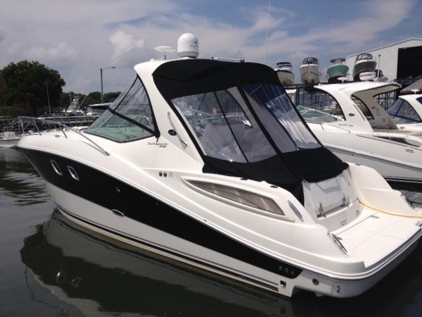 2011 Sea Ray 330 Sundaer