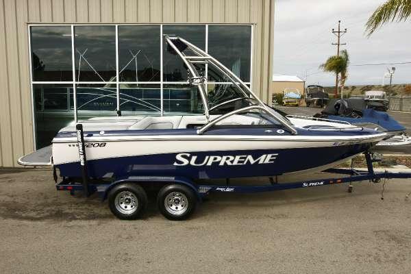 2011 Ski Supreme V208