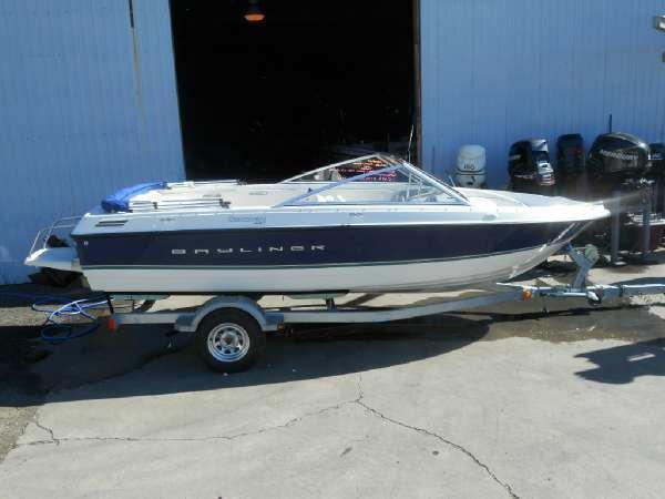 2012 Bayliner 195 Discovery