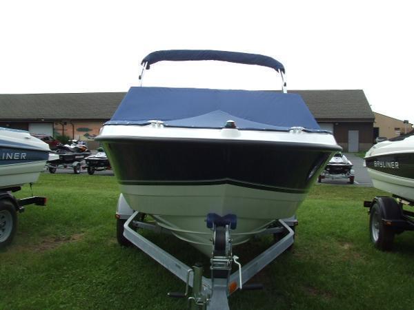 2012 Bayliner 195 Discovery