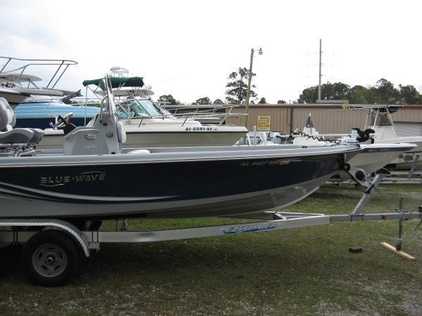 2012 Blue Wave 2200 PURE BAY