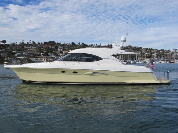 2012 Riviera 5000 Sport Yacht