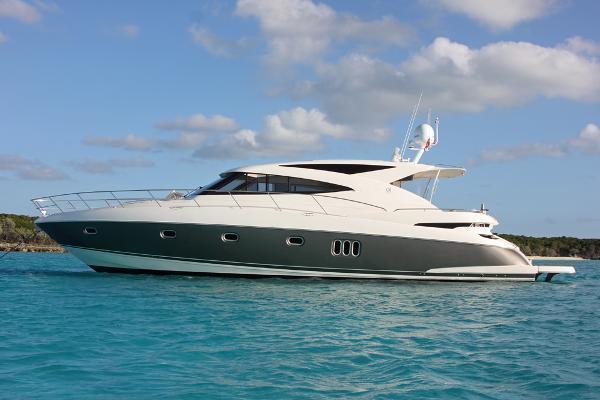 2012 Riviera 5800 Sport Yacht