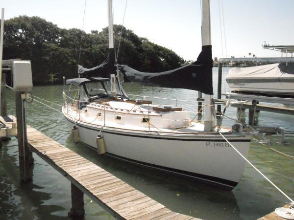 1985 Herreshoff 31 Cat Ketch