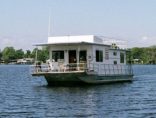1985 Hilburn Custom House Boat