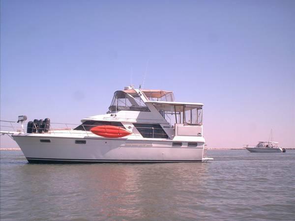 1986 Carver 42 Motor Yacht