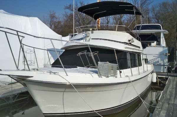 1986 Carver Voyager 2827  Jeffersonville