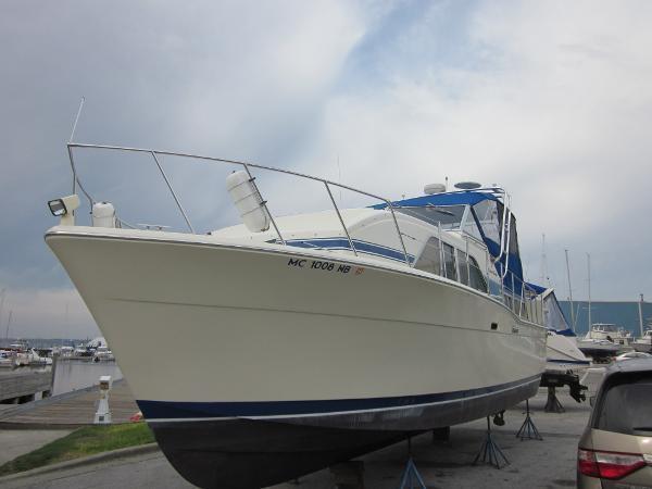 1986 Chris Craft Catalina 35 Double Cabin