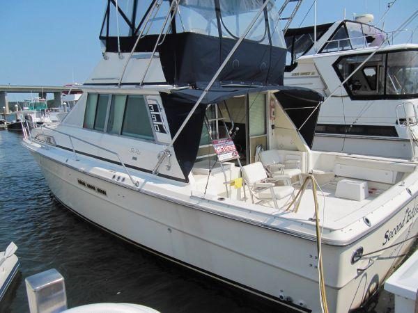 1986 Sea Ray 390 Sport Fisherman